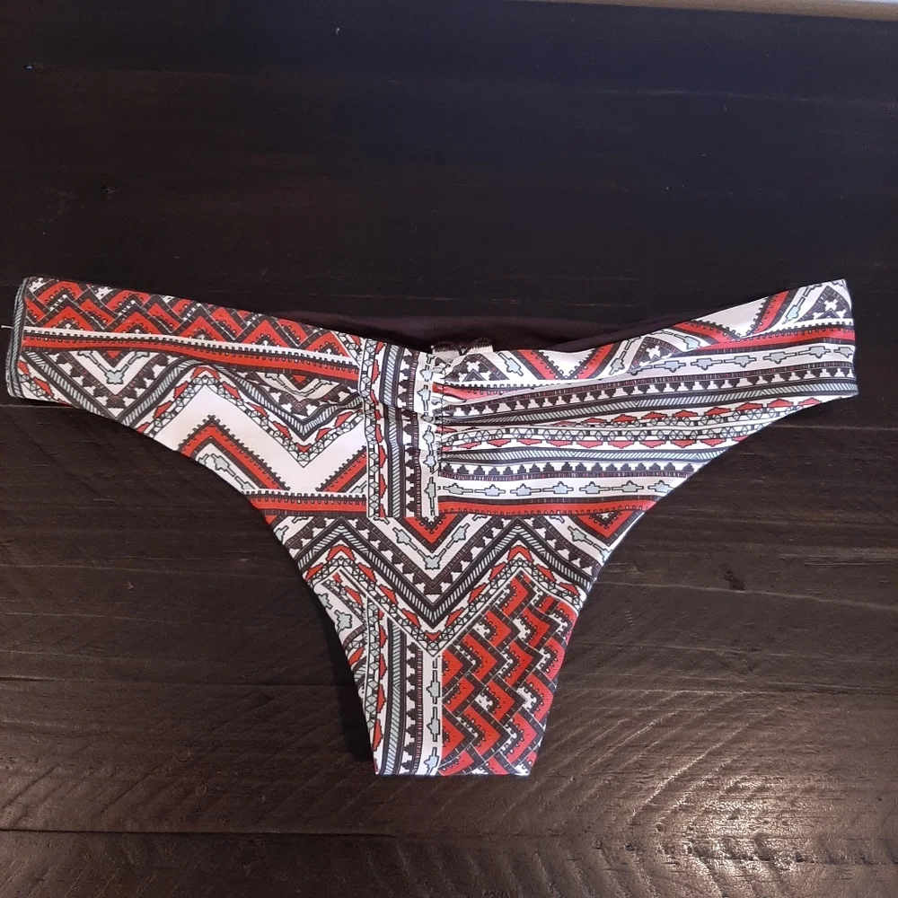 💠New L*SPACE Serafina Ruched Bikini Bottom Aztec Print Reversible Swimwear